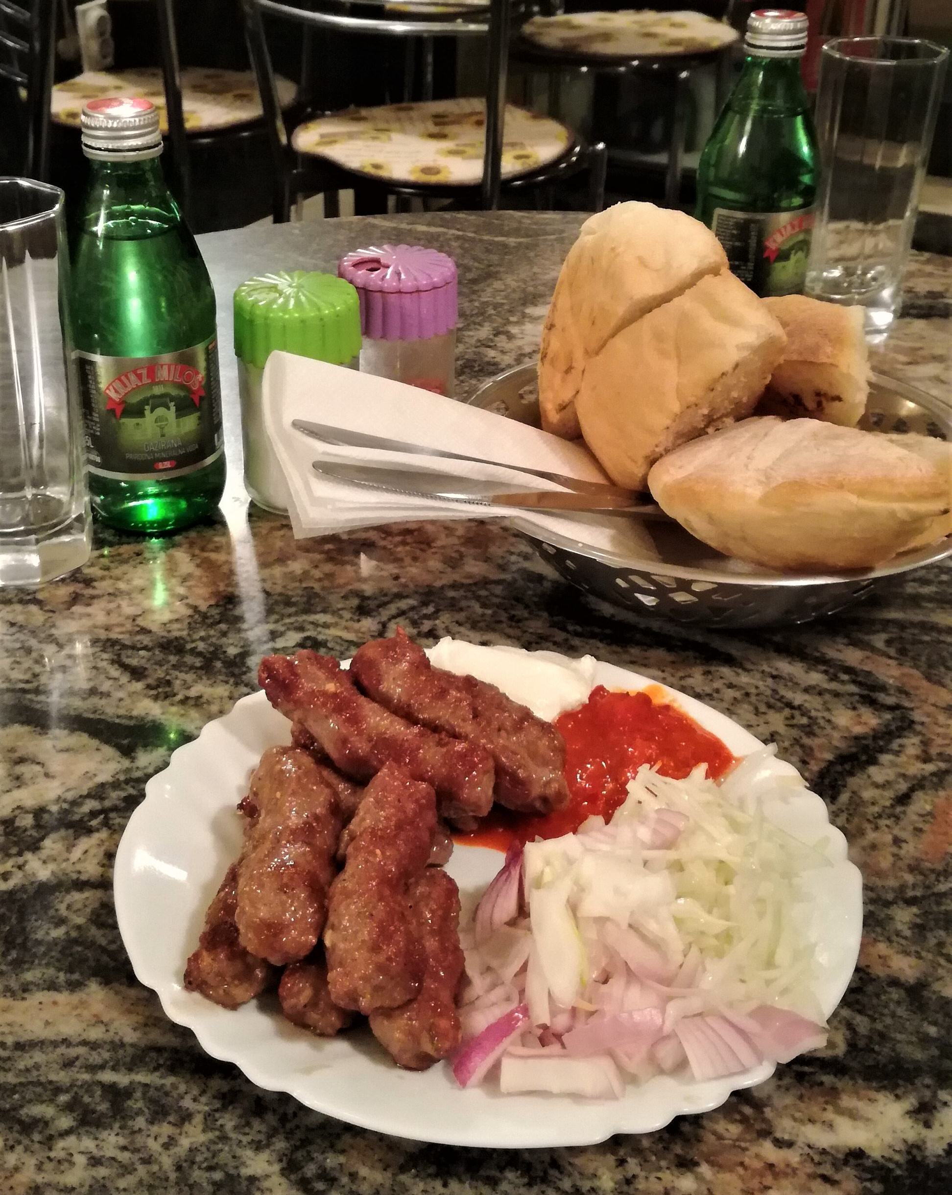 Bester Ćevapčićibei in Montenegro im Cevabdzinica 9 in Ulcinj