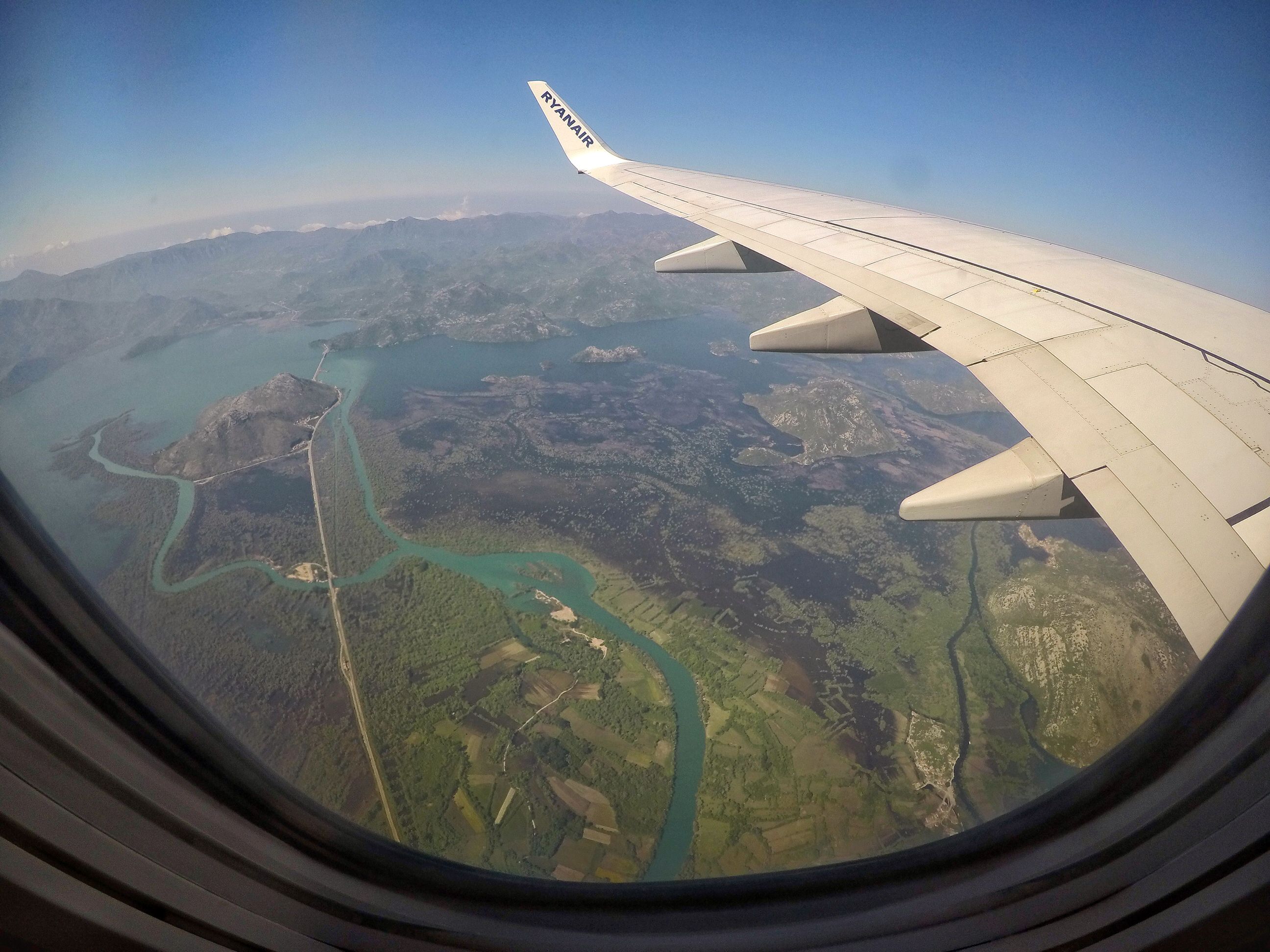 Fensterplatz - Der Skadar Lake in Montenegro bei Podgorica