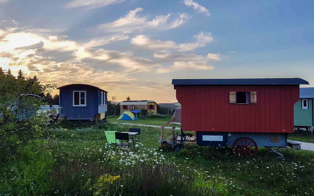 Tipis, Jurten, Holzhäuschen oder Zirkuswagen ©Patricia_Neligan
